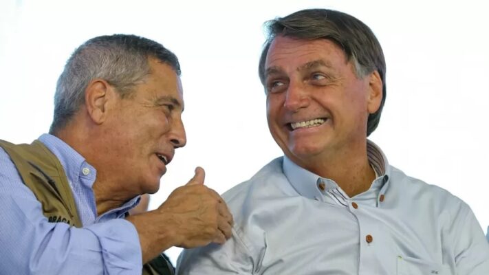 Braga Netto diz que Bolsonaro se recuperou e deve voltar "logo" a despachar