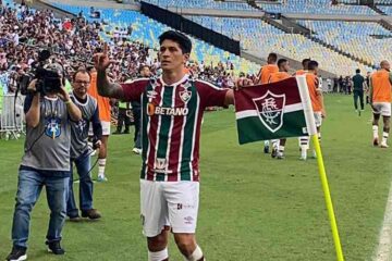 Com show de Cano, Fluminense vence o São Paulo de virada no Brasileiro