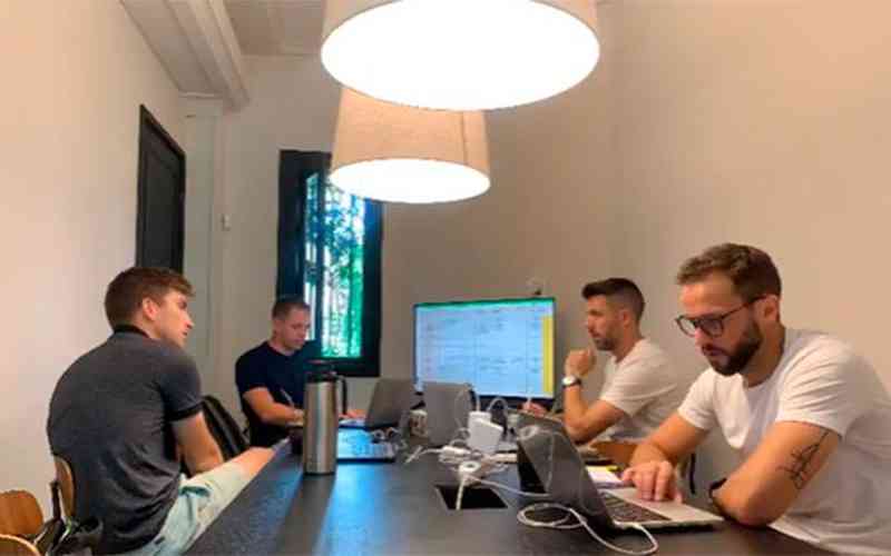Férias? Comissão técnica do Cruzeiro se reúne antes da pré-temporada