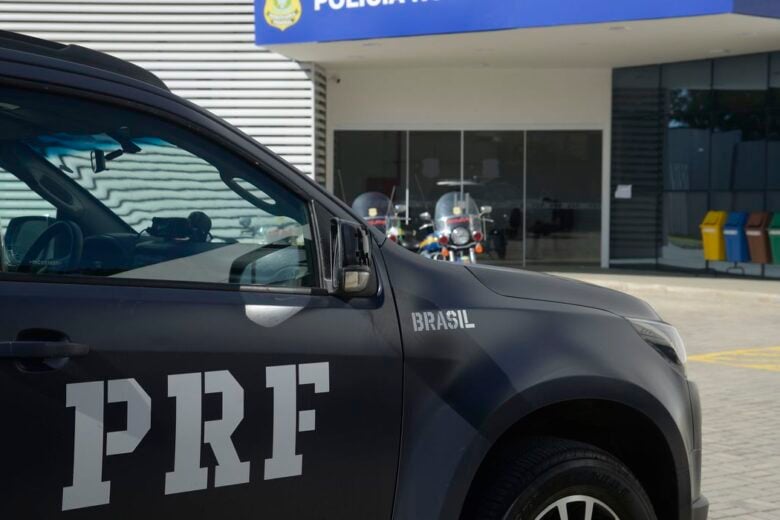 Geral PRF e Receita apreendem 50 mil aventais cirúrgicos