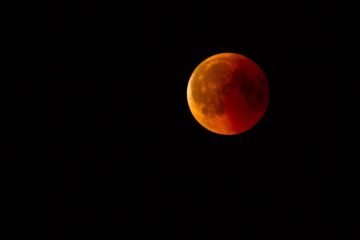 Último eclipse lunar do ano acontece em novembro; veja quando e como observar