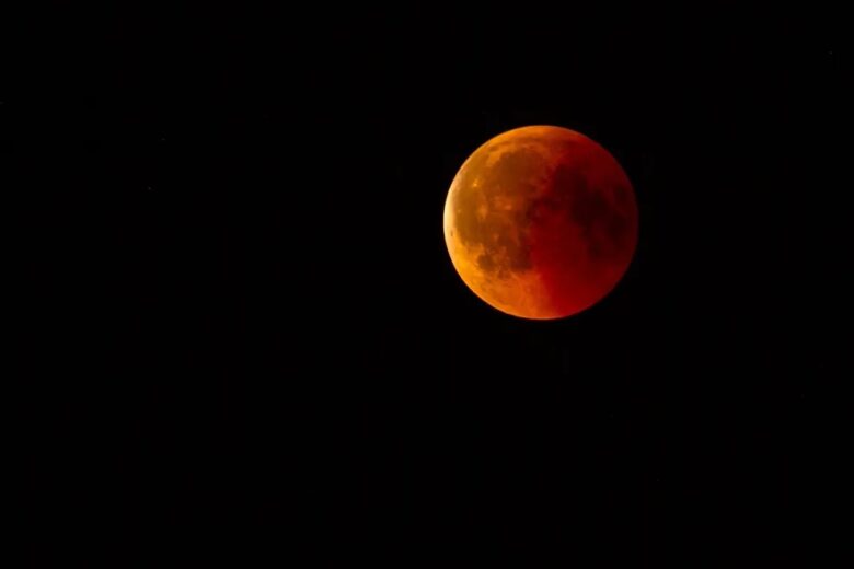 Último eclipse lunar do ano acontece em novembro; veja quando e como observar