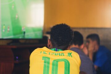 Como driblar a Covid-19 na Copa? Veja cuidados ao reunir familiares e amigos