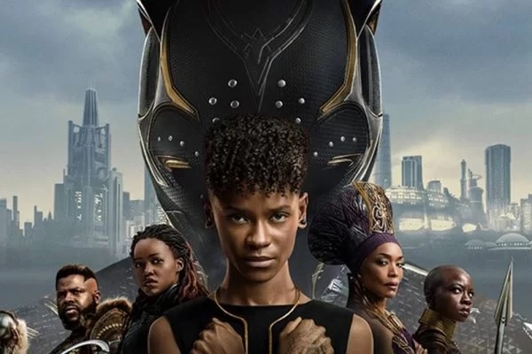 “Pantera Negra”: força feminina e aceno aos povos latinos ganham espaço