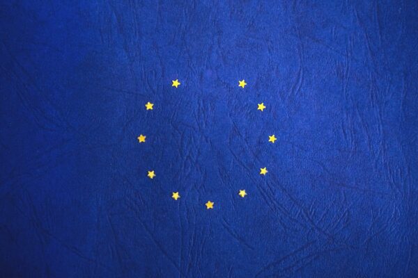 Qual a diferença entre União Europeia e Comunidade Europeia?