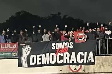 Corinthianos dispersam protesto bolsonarista na Marginal Tietê