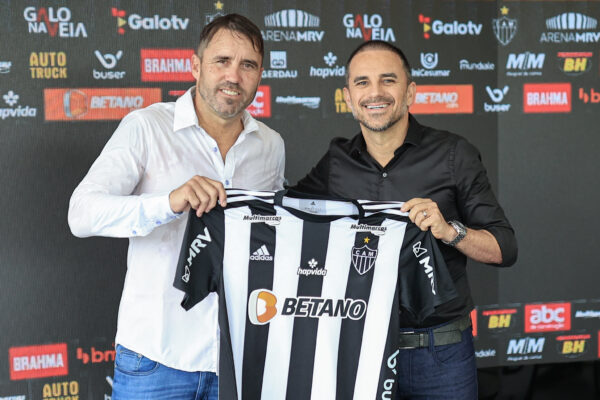 Coudet elogia elenco do Atlético e evita falar sobre "chegadas e saídas"