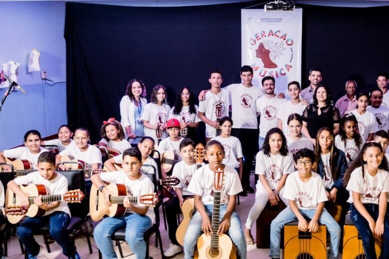 Projeto Geração Música completa oficinas em associação de Santa Bárbara