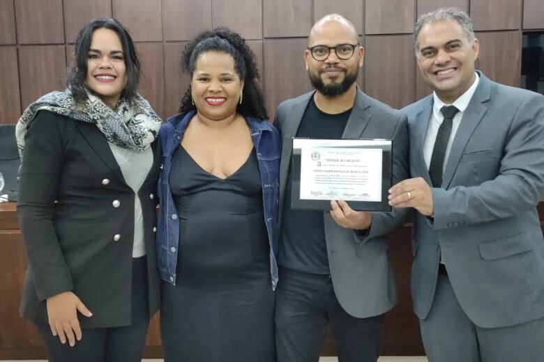 Câmara de Monlevade presta homenagem à Escola de Música pelos 20 anos de fundação