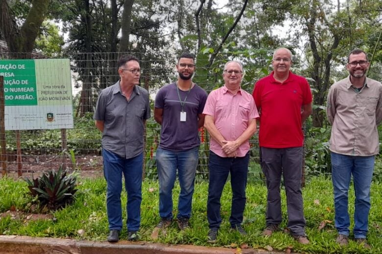 Representantes da Unifei e Instituto Espinhaço visitam Parque do Areão