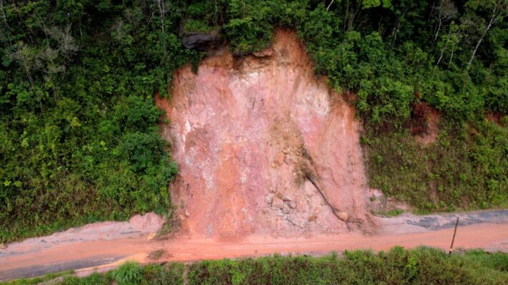 Estrada do Jacuí segue com interdição total; motoristas insistem em trafegar pelo local