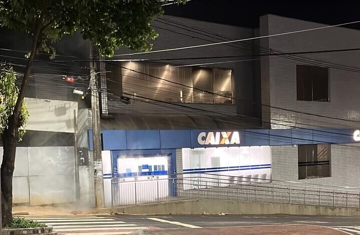 Itabira: fumaça toma conta de agência da Caixa Econômica e mobiliza bombeiros e policiais