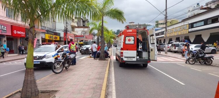 acidente-deixa-duas-pessoas-feridas-na-avenida-joao-pinheiro