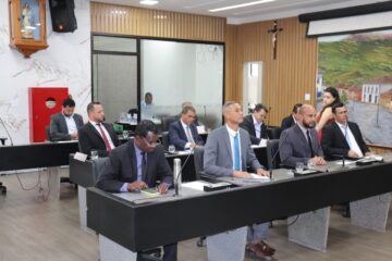 Após acusações e ameaças, polêmico projeto de lei é aprovado