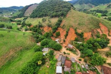 Confirmadas três mortes no deslizamento de terra em Antônio Dias; jovem de 12 anos segue desaparecido