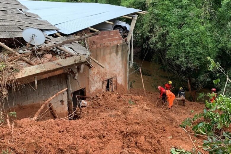 Após deslizamento de terra, Governo de Minas instala gabinete de crise em Antônio Dias