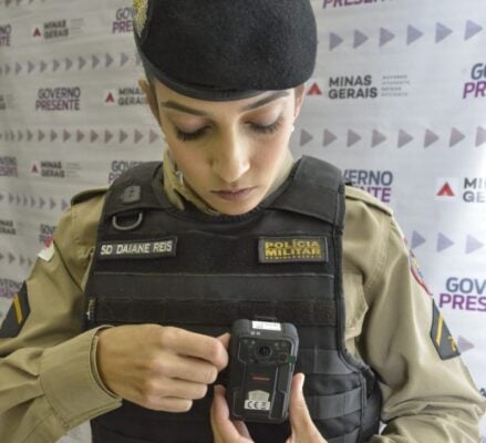 cameras-nas-fardas-dos-policiais-militares-ja-estao-funcionando