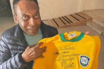 Hamilton agradece Pelé por legado no esporte e diz: ‘Nos inspirará sempre’
