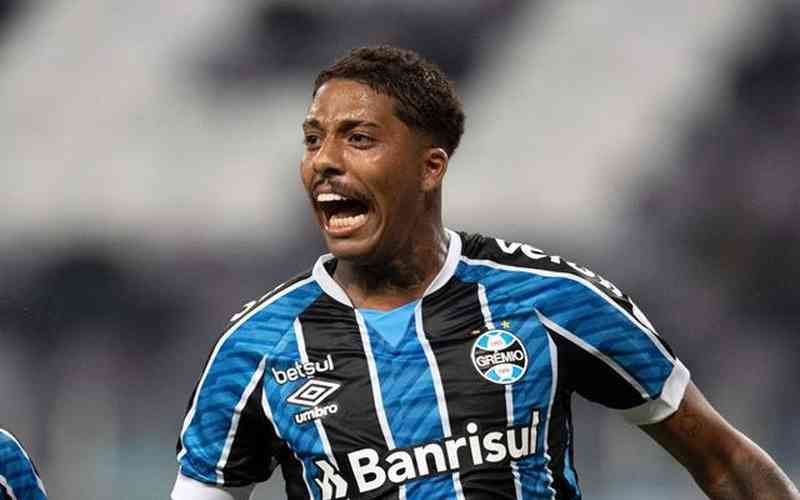 Ex-meia do Grêmio, Jean Pyerre anuncia aposentadoria aos 24 anos