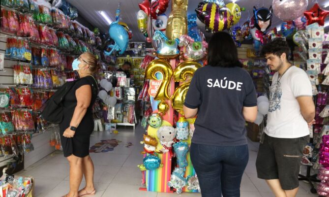 funcionamento do comércio no Carnaval