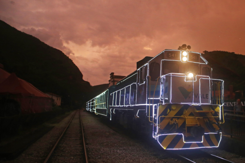 Vale promove passeio temático no Trem de Natal em Itabira