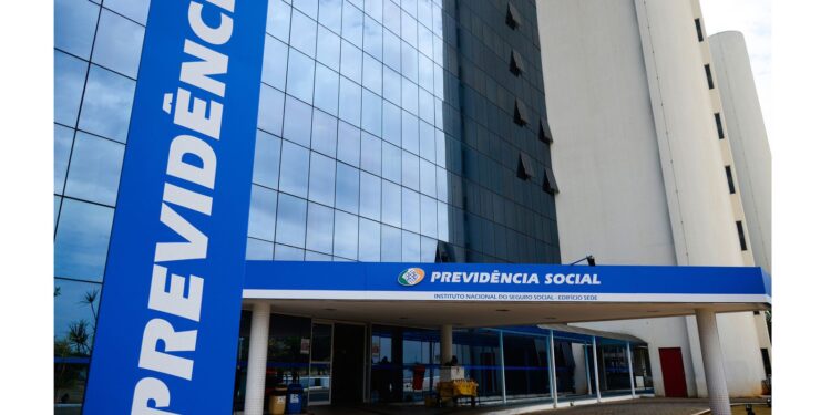 Os ladrões do INSS continuam livres, leves e soltos
