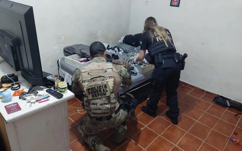 Rio de Janeiro: Polícia Federal prende pais acusados de estuprar filhas pequenas e divulgar os crimes