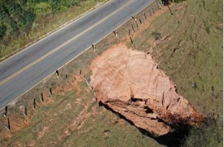 Erosão coloca motoristas em risco na Estrada Real; MP entra com ação