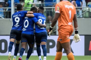 Com um a menos, Cruzeiro sofre e fica no empate com o Athletic pelo Mineiro; veja os gols!