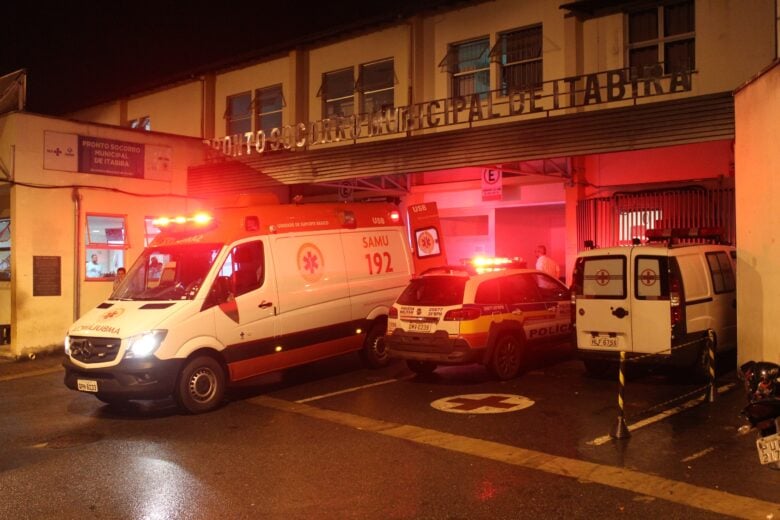 Mulher é atropelada por motocicleta na Avenida Mauro Ribeiro