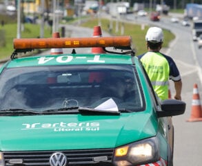 Acidente na Fernão Dias, em Betim, deixa trânsito lento na manhã desta segunda-feira