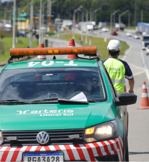 Acidente na Fernão Dias, em Betim, deixa trânsito lento na manhã desta segunda-feira