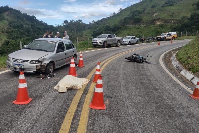 Jovem de 18 anos morre em acidente na AMG-1205, em Ferros