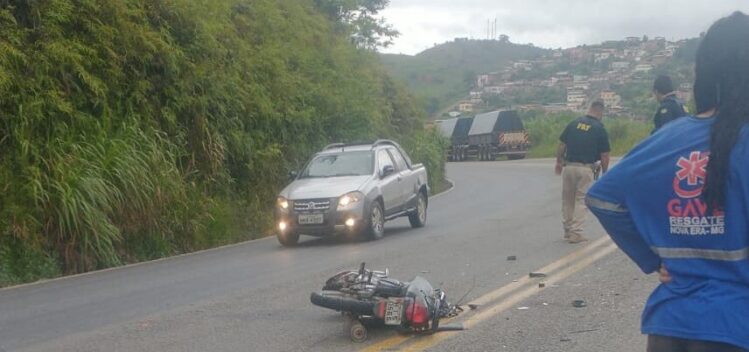 Motociclista morre em colisão com carreta na BR-381, em Nova Era