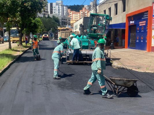 Itabira: obras de asfaltamento causa congestionamento na avenida das Rosas; confira os desvios