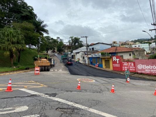 Itabira: rua Salvino Pascoal do Patrocínio segue interditada para obras de asfaltamento