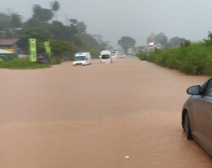 BR-381: alagamento interdita a rodovia próximo a Belo Horizonte; veja o vídeo