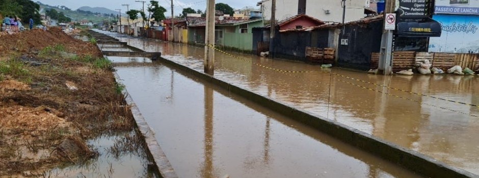 Empresa é multada em quase R$ 300 milhões por falta de limpeza em lagoa que transbordou em Capitólio