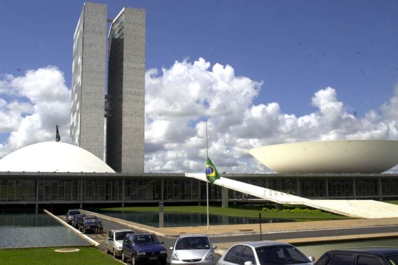 Câmara e Senado elegem suas presidências nesta quarta-feira