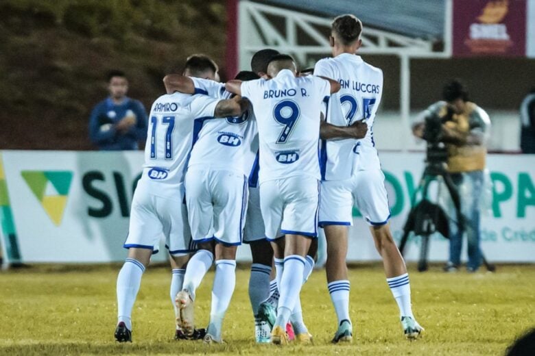 Na estreia cruzeirense, o mais natural foi o segundo tempo