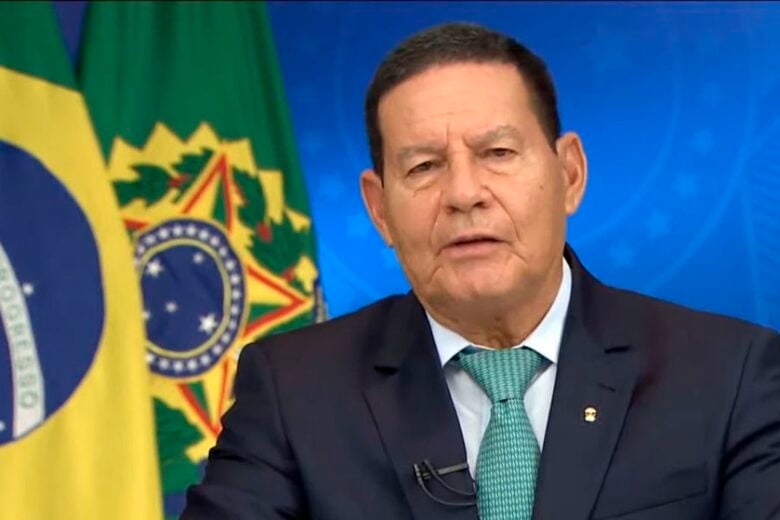 Hamílton Mourão: “Brasil muda de governo a partir de janeiro, mas não de regime”