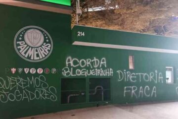 Muros do Palmeiras são pichados após empate em clássico: ‘Diretoria fraca’