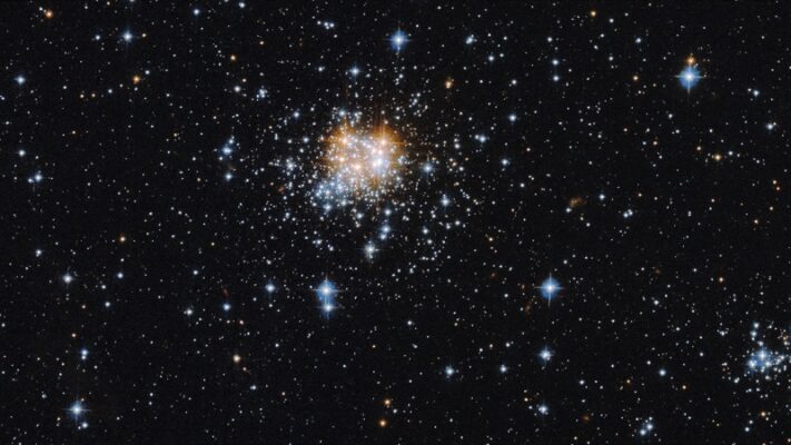 Nasa detecta buraco negro de categoria rara devorando estrela