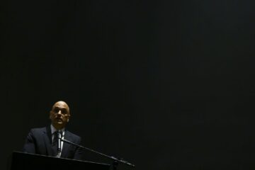 Moraes determina prisão do ex-comandante da PM e de Anderson Torres
