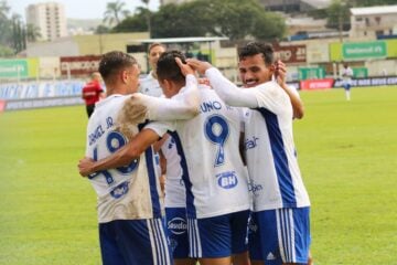 Cruzeiro vence Caldense fora de casa e encaminha classificação no Mineiro