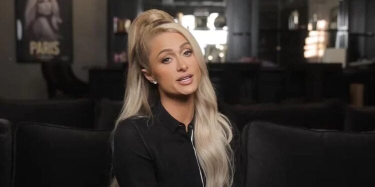 Paris Hilton revela que foi estuprada aos 15 anos e fala em "infância roubada"