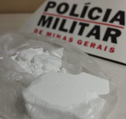 homem-e-preso-com-grande-porcao-de-cocaina-em-ferros
