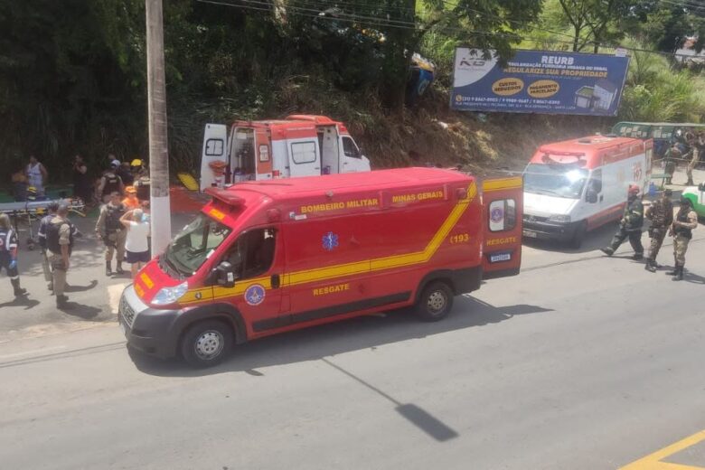 Acidente grave com van escolar deixa 15 crianças feridas em Santa Luzia