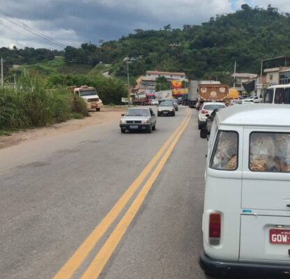 Acidente causa lentidão na BR-381 nesta quinta-feira, em Santa Luzia