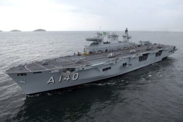 Navio Atlântico chega a São Sebastião para atendimento médico
